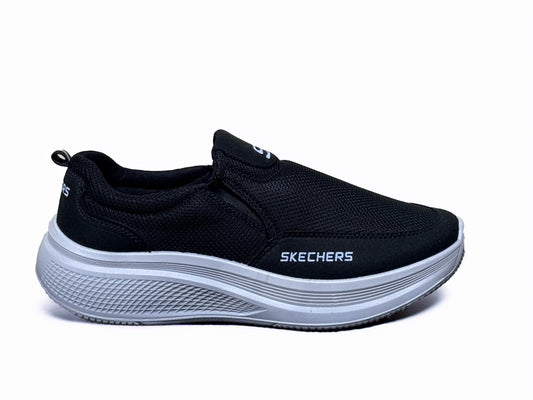 Skae-chers Ultra Comfort  Light Weight Everyday Shoes. (Black)